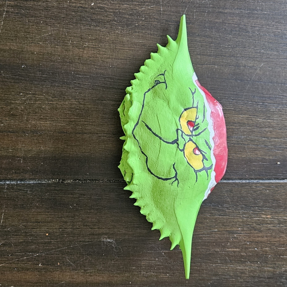 Hand-Painted Grinch Leaf Art